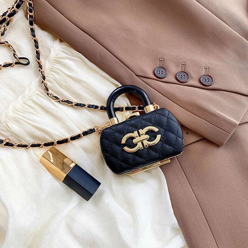 Free Shipping 2025 New Women's Designer Bag High Quality Black Dia Handheld Chain Exquisite Decorative Bag Outdoor Leisure Bag Mouth Red Envelope