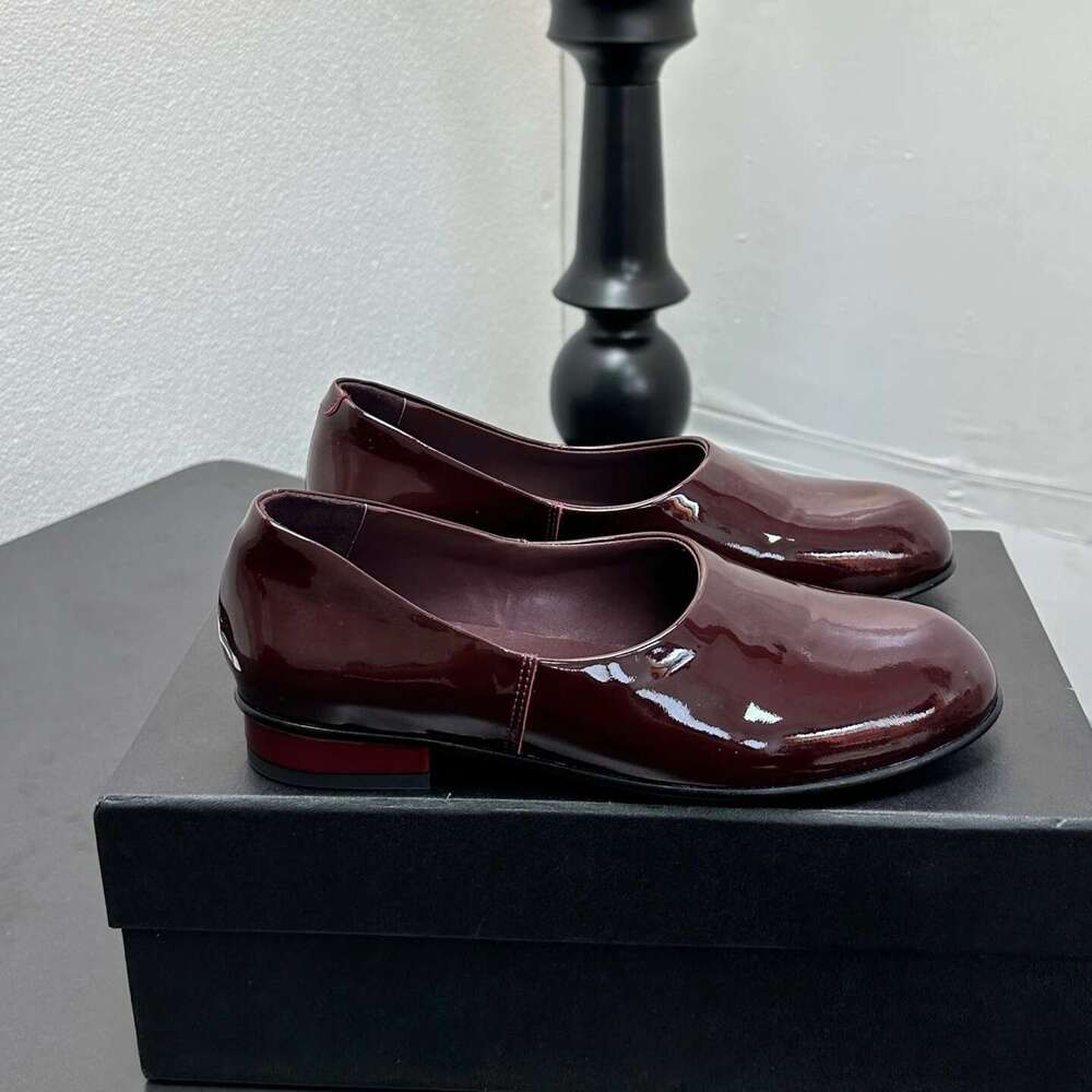 Women Size35-41 Patent Leather Flats Solid Colors Loafers Round Toe Slip On Leisure Designer Shoes Zapatillas De Mujer
