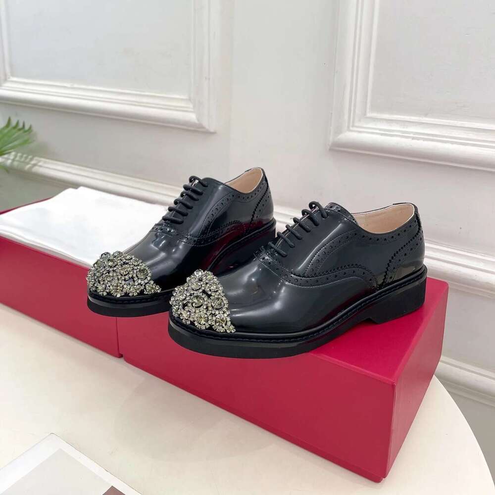 Women Size35-41 Genuine Leather Pumps Med Heels Crystal Loafers Flat Platform Round Toe Designer Shoes Zapatillas De Mujer