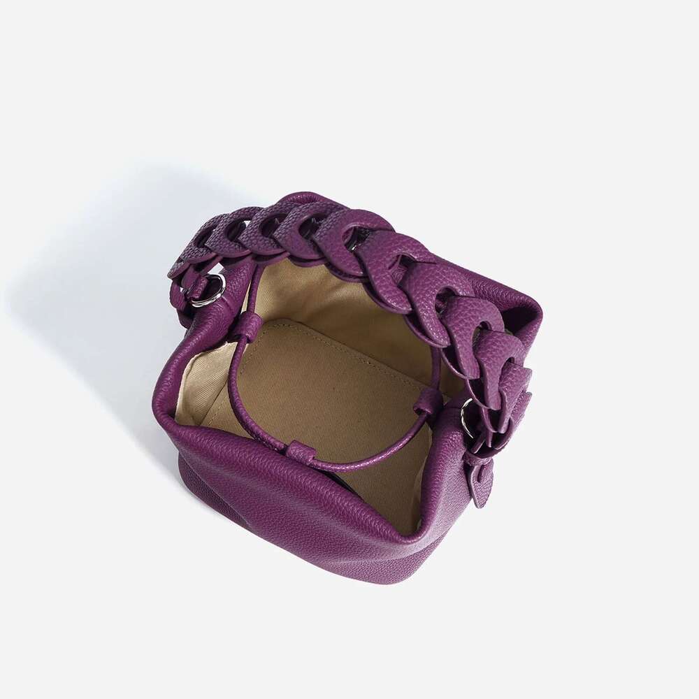 New Genuine Leather Bucket Spring Textured Commuting Versatile Shoulder Crossbody Elegant Handheld Bag