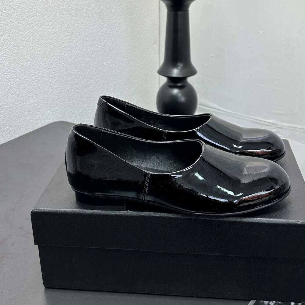 Women Size35-41 Patent Leather Flats Solid Colors Loafers Round Toe Slip On Leisure Designer Shoes Zapatillas De Mujer