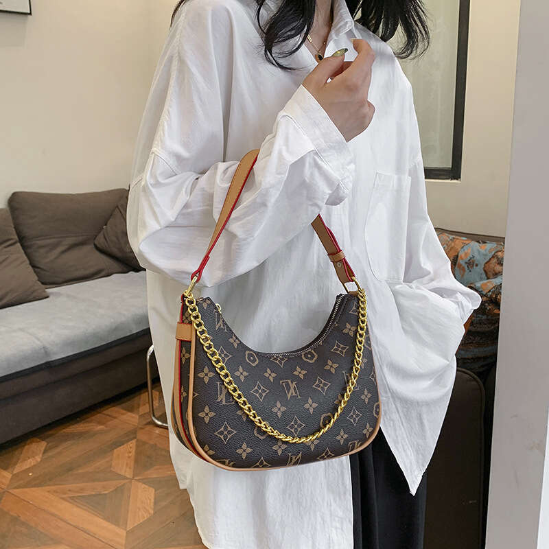 single highend feeling light luxury womens 2025 autumn and winter fashionable armpit bag printed versatile single shoulder bag