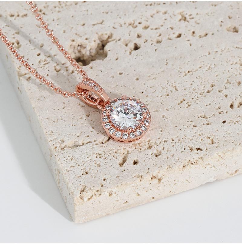 Sophisticated Designer Jewelry: Intricate Round Diamond Neckpiece With Eye-Catching Sunflower Adornment
