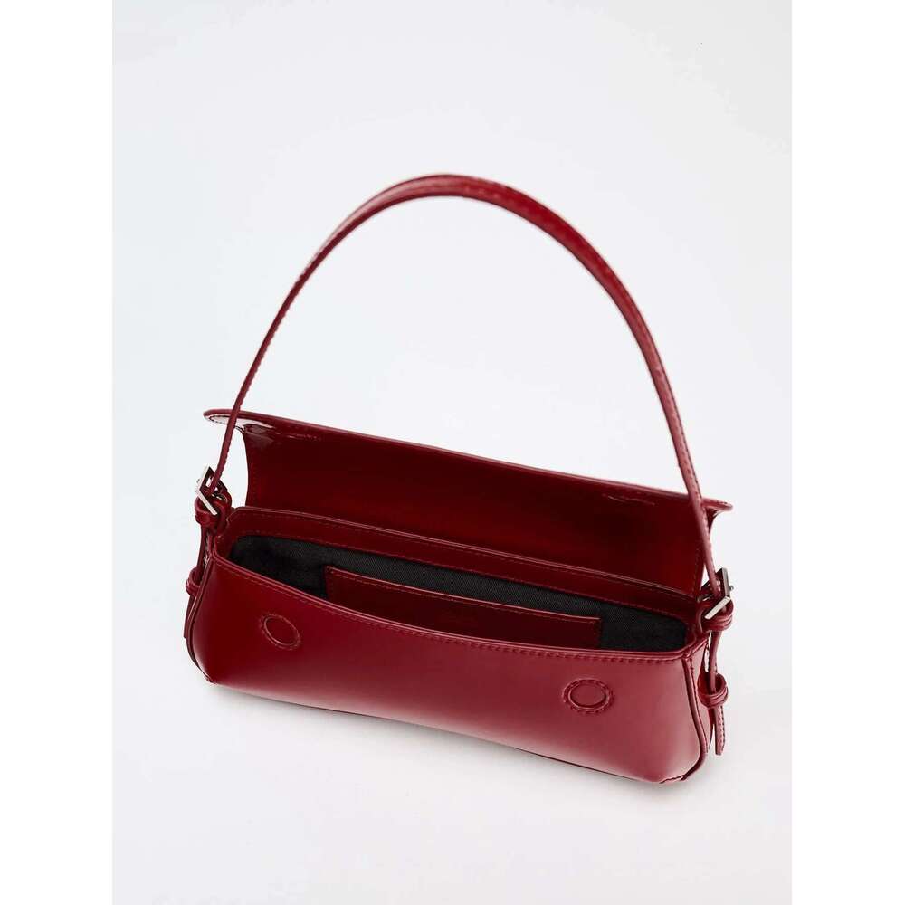 Red Baguette Underarm Bag New Fall 2024 Fashion Simple Commuter Clamshell Vintage Shoulder Bag