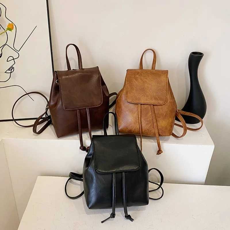 Fashionable Large Capacity Backpack for Women 2025 Winter New Simple and Casual Backpack Fashion Womens Backpack Z250512