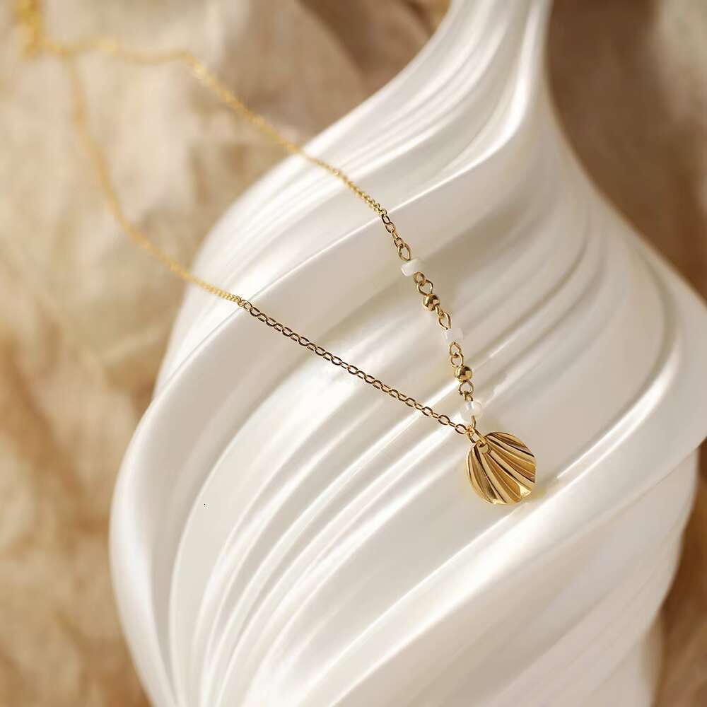 Women's stainless steel gold-plated shell pendant bead natural white stone fashion chain necklace jewelry