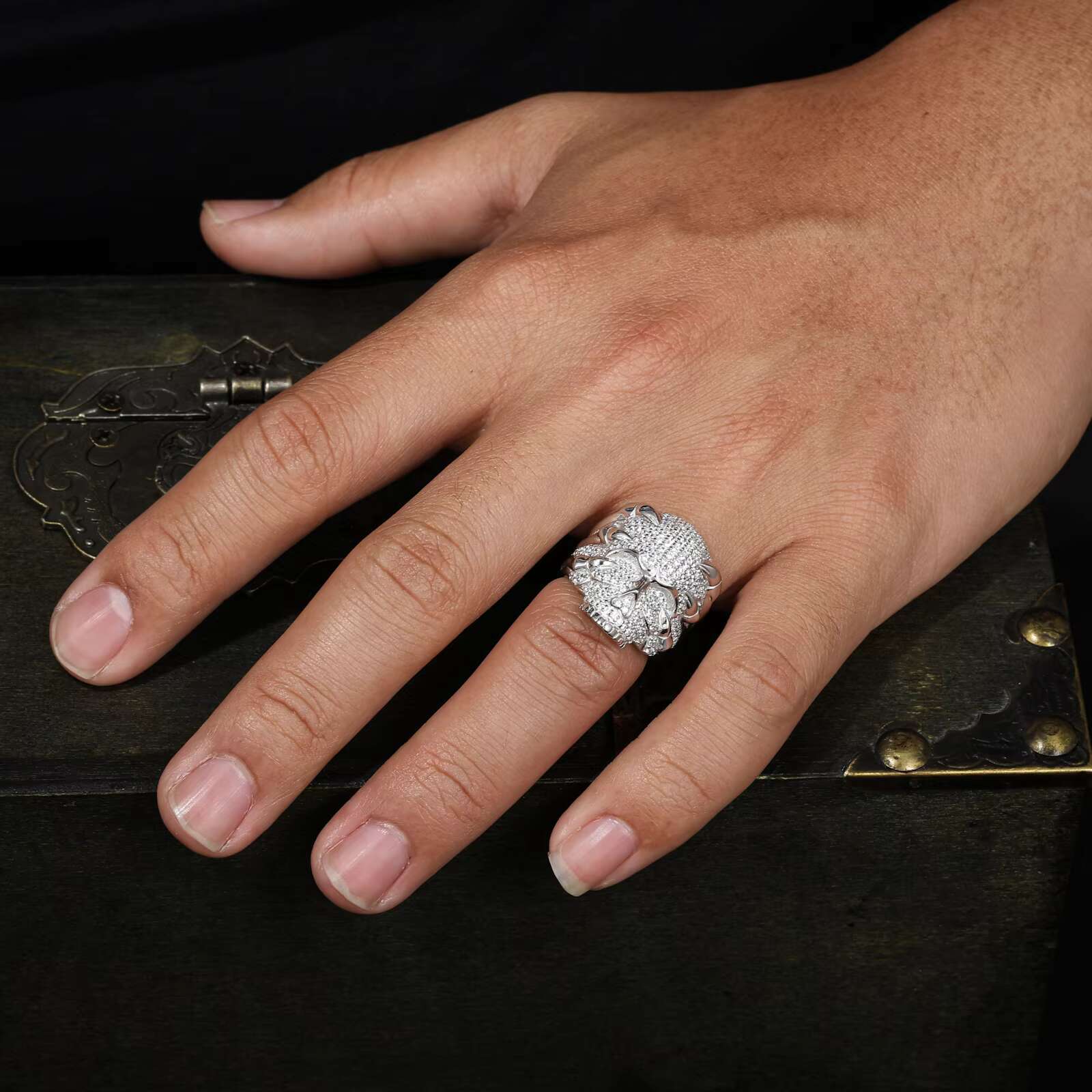 Personality Party Jewelry White Gold 925 Sterling Silver Micro Paved VVS Moissanite Diamond Mens Skeleton Head Ring