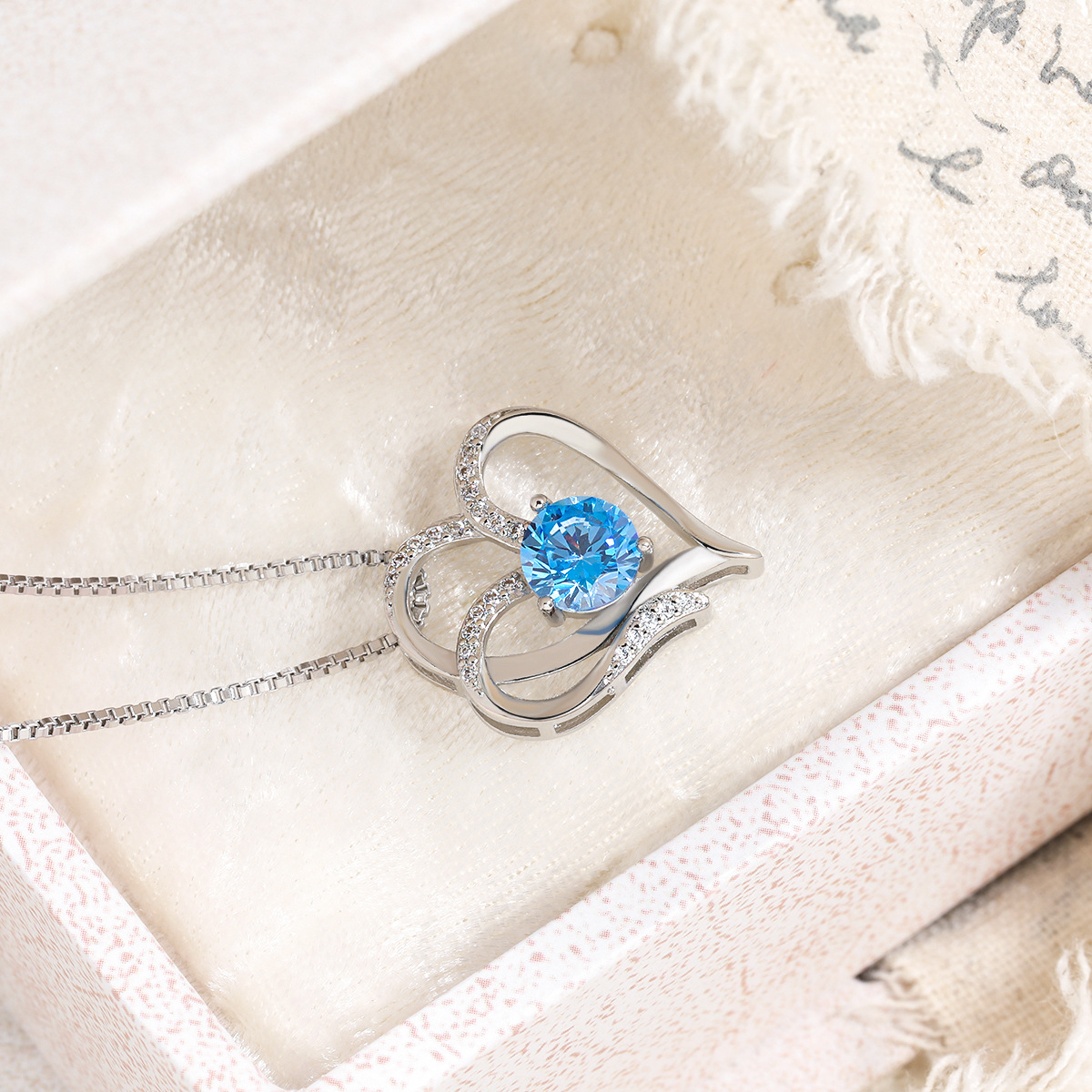 Romantic Jewelry Gift: Shiny Two-Toned Heart Necklaces Set