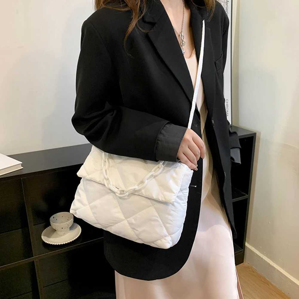 Fashion Chain Crossbody Bags Winter Cotton Padded Quilted Women Shoulder Bags Casual All-match Simple Female s Handbags Z250512