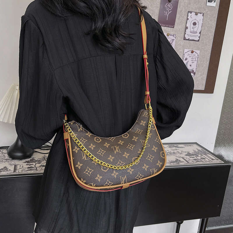 single highend feeling light luxury womens 2025 autumn and winter fashionable armpit bag printed versatile single shoulder bag