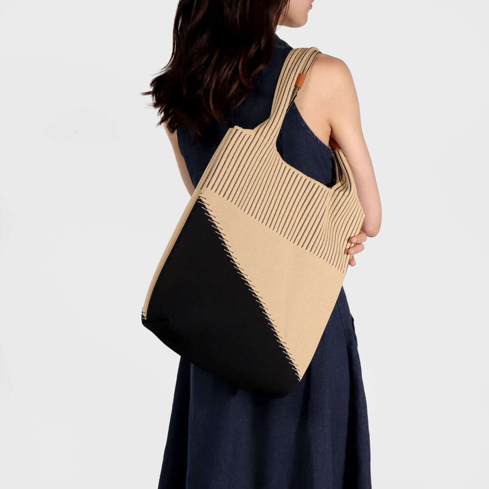 2025 High Appearance Large Capacity Shoulder Bag Luxury Small Fragrant Style Women's Bag for College Students