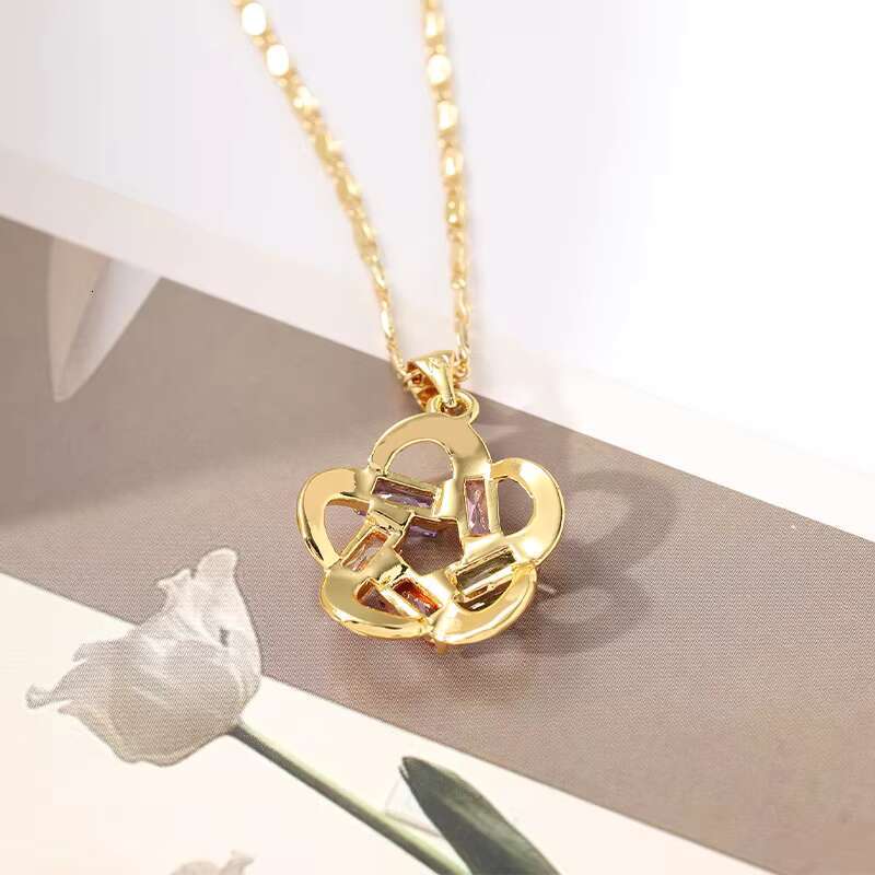 Women's star ring, colorful pendant, simple temperament, necklace, personalized design, luxurious flower pendant necklace