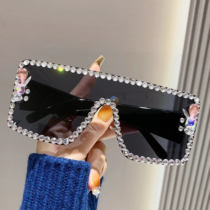 2025 Large Frame Diamond-set Sunglasses Womens Anti-ultraviolet Glasses One-piece Sunglasses Rhinestone Glasses 90165-1 250509
