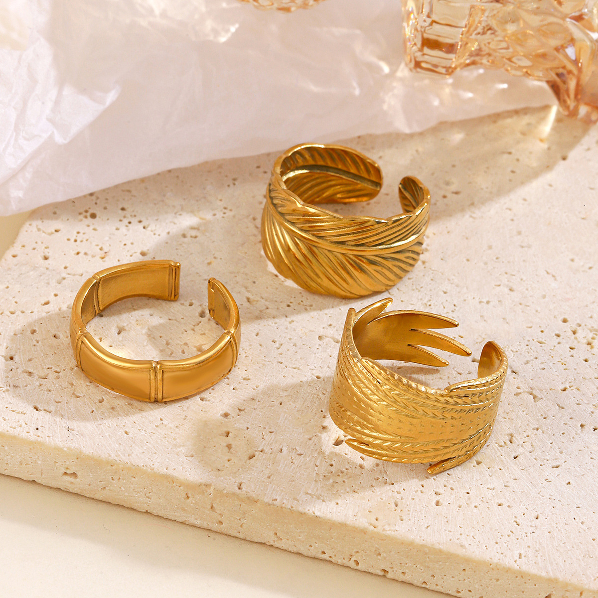 Popular, simple and fashionable stainless leaf ring, women's personalized , gold-plated flower titanium steel ring