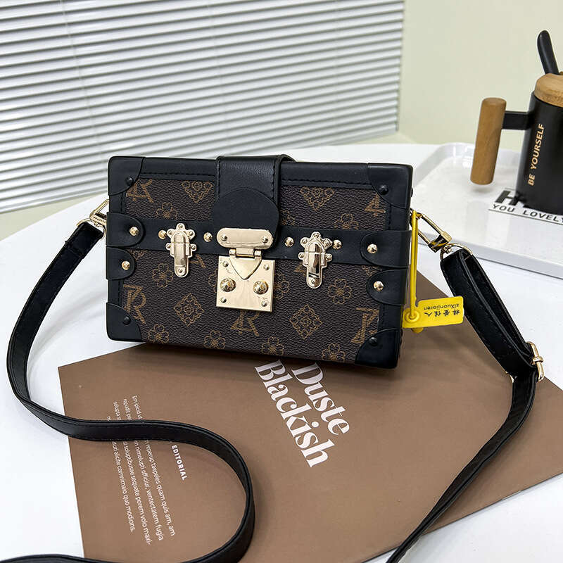 PU women's 2024 new single shoulder fashionable small box crossbody bag designer bag