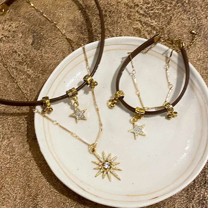 Fashion Sun Zircon For Women Vintage Leather Choker Necklace Double Layered Star Pendant Jewelry Adjustable Chain