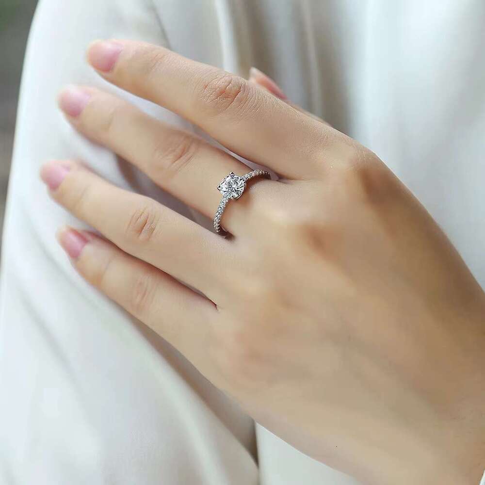 Classic sandstone shared pointed toe ring, made of pure silver, suitable for women (sizes 5-9 in the United States)