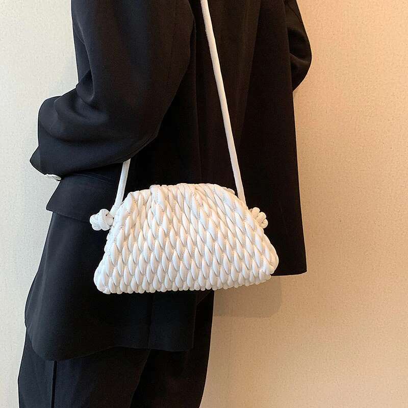 2022 Brand Shoulder For Women Fashion Embroidered Thread Messenger Cute Purse Crossbody Bag Designer Clutch Hobos