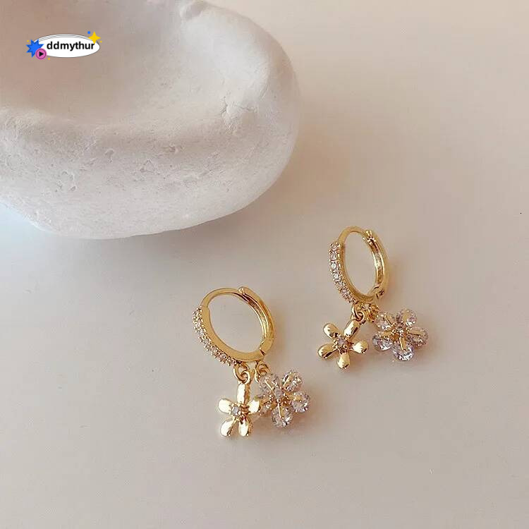 Micro Pave Zirconia Flower Hoop Earrings For Women Korean Style Delicate New Jewelry Wholesale ddmythur