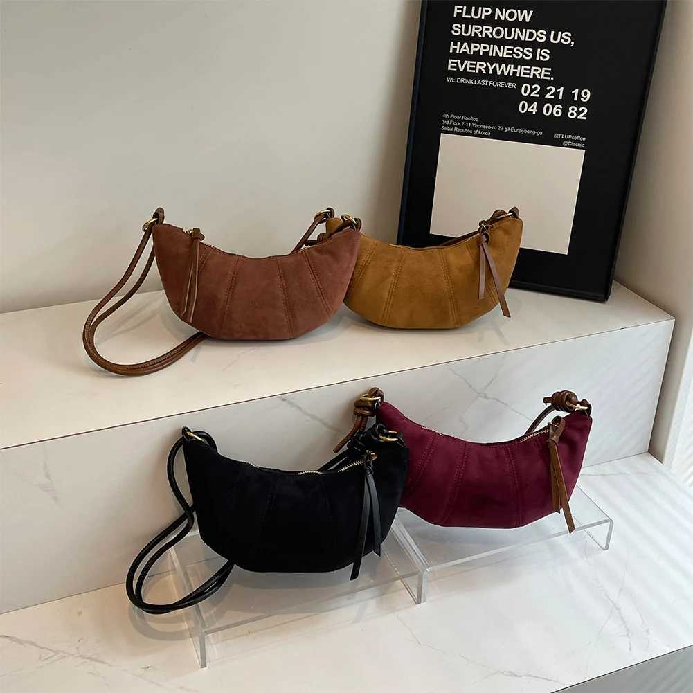 Shoulder Bag for Women Zipper Closure Underarm Bag Leather Vintage Crescent Bag Solid Clutch Purse for Work Travel Z250512