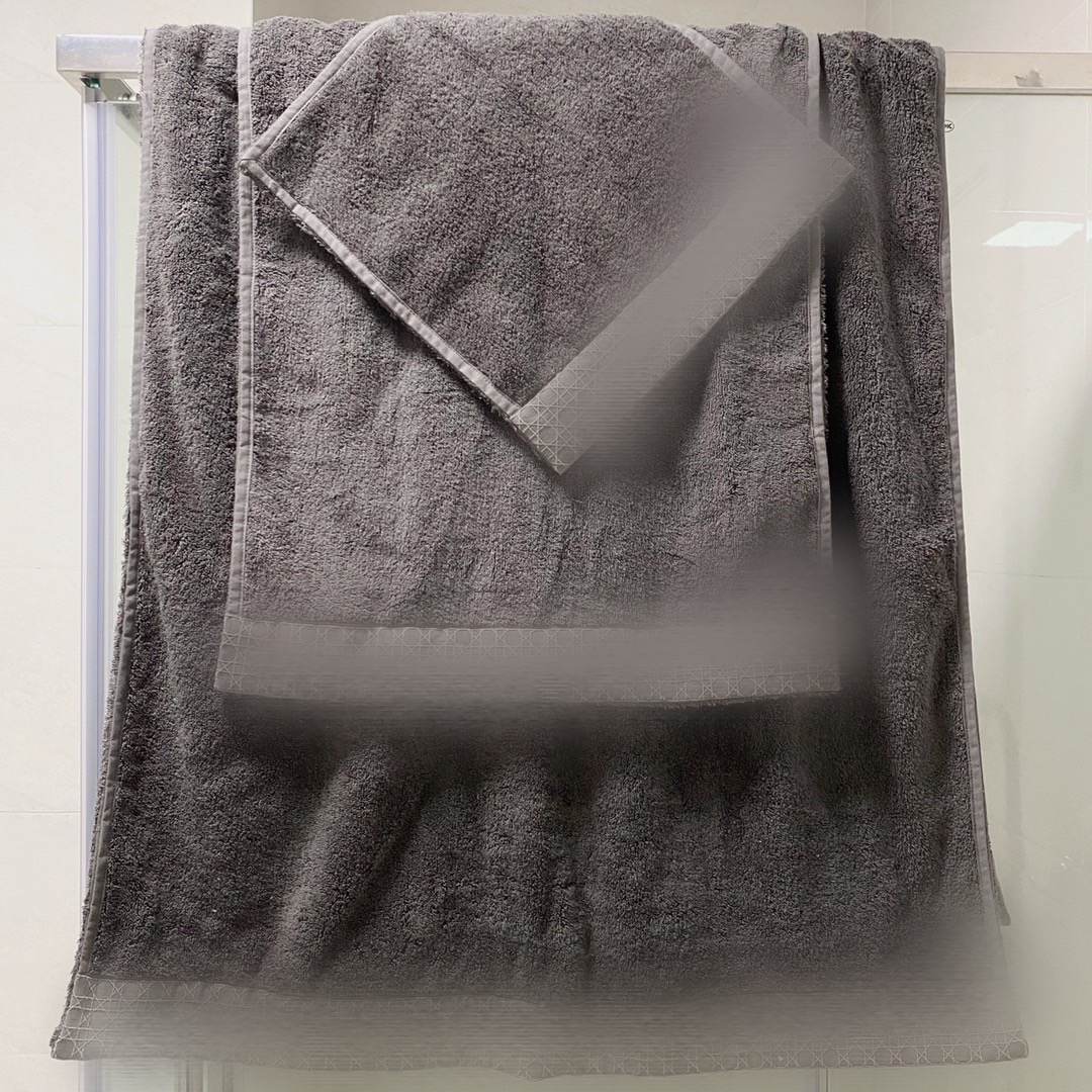 Luxury Designer bath towel set fashion Classic Rattan checkered pattern top quality Cotton and linen fabrics towels set for indoor outdoor beach vacation and gift