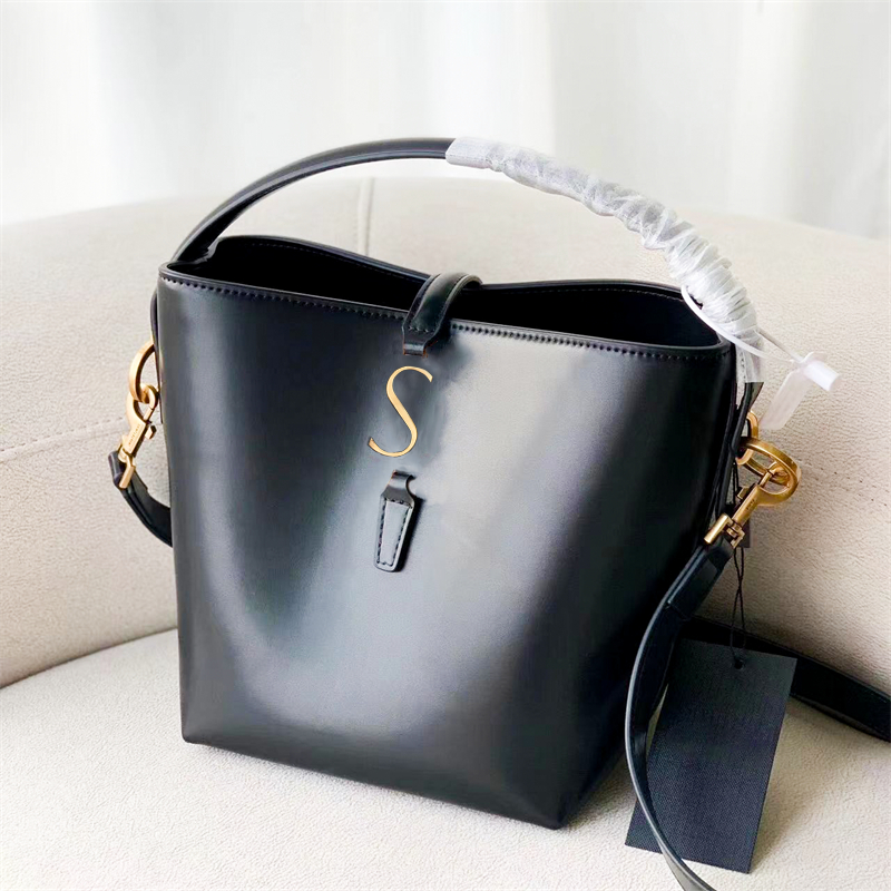 Womens Genuine Leather LE 37 Drawstring bucket bags Luxury Hobo high capacity Cross Body Bags Designer Totes mens fashion With shoulder straps handbag Clutch Bags
