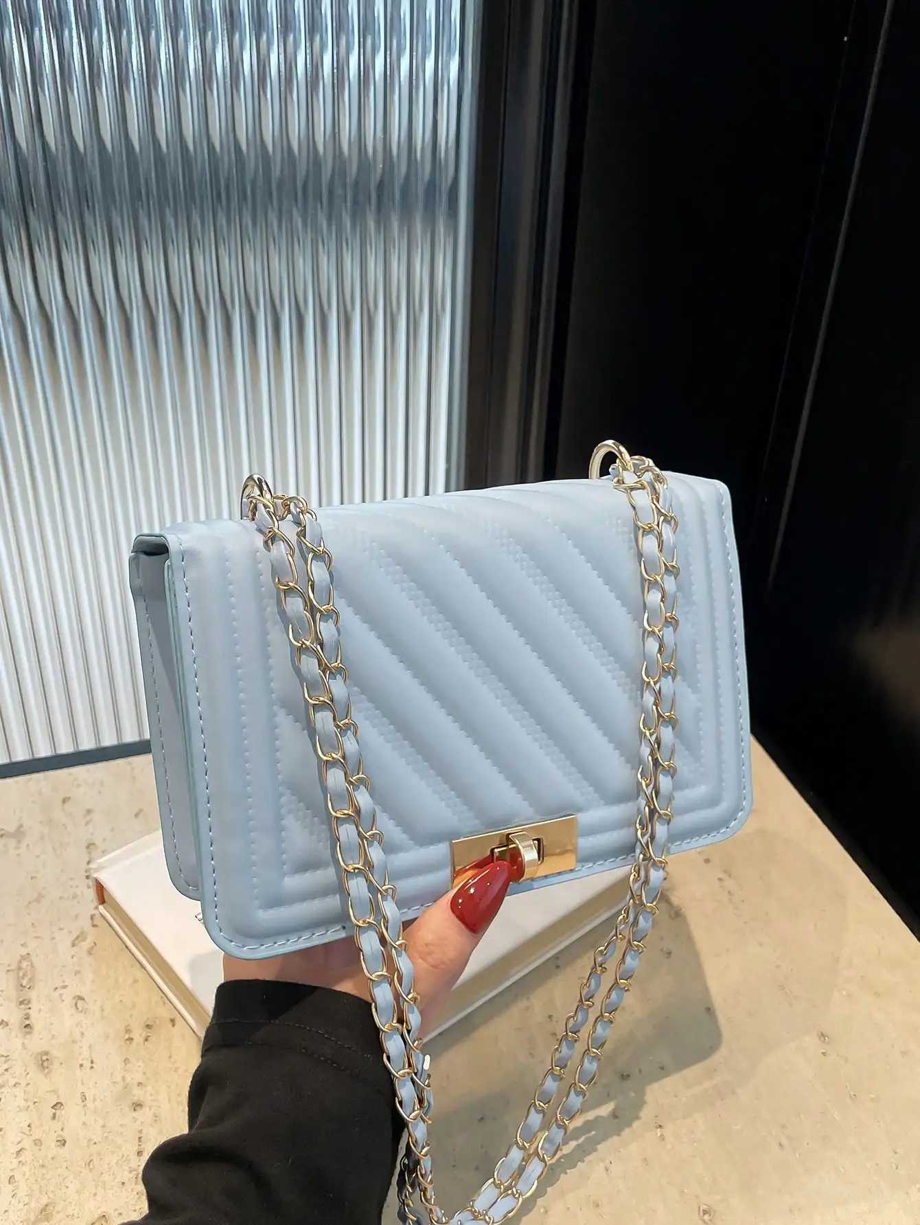 Fashionable Mini Quilted Embossed Chain Shoulder Bag Simple And Versatile Diagonal Crossbody Bag For Women Square Handbag Z250512