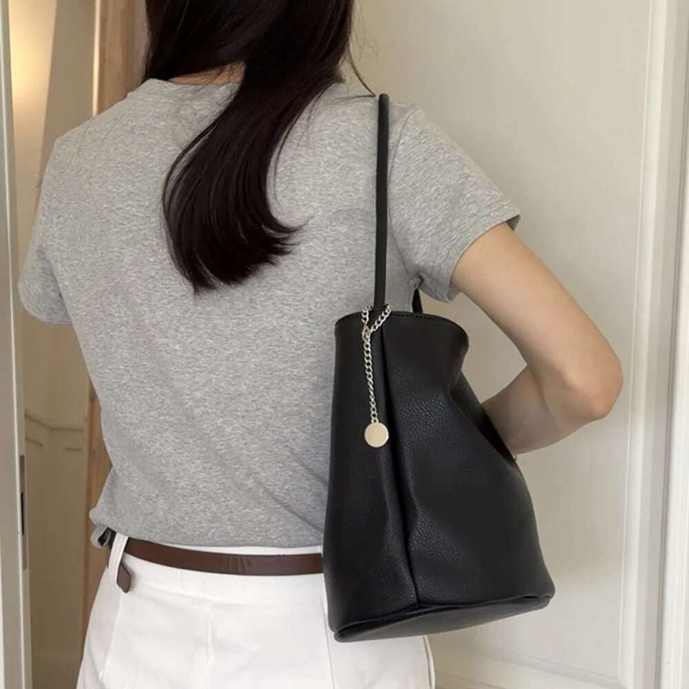 Pu Soft Leather Bucket for Women Simple Pebbled Shoulder Underarm Fashionable and Versatile Commuter Bag Handbag