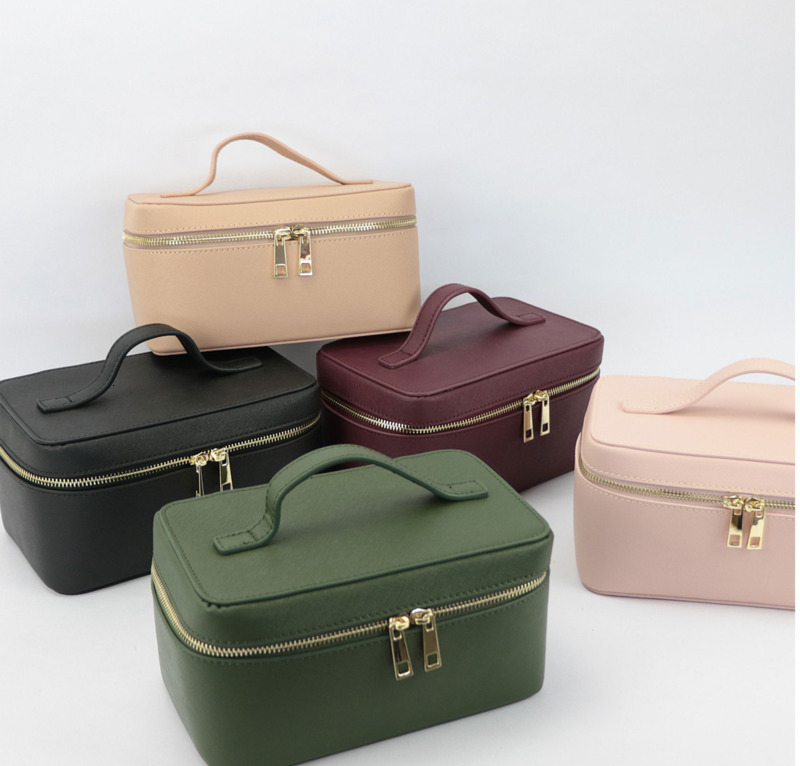 Fashionable and portable travel grooming storage bag with large capacity for dinner parties hand-held leather makeup case for women 250224