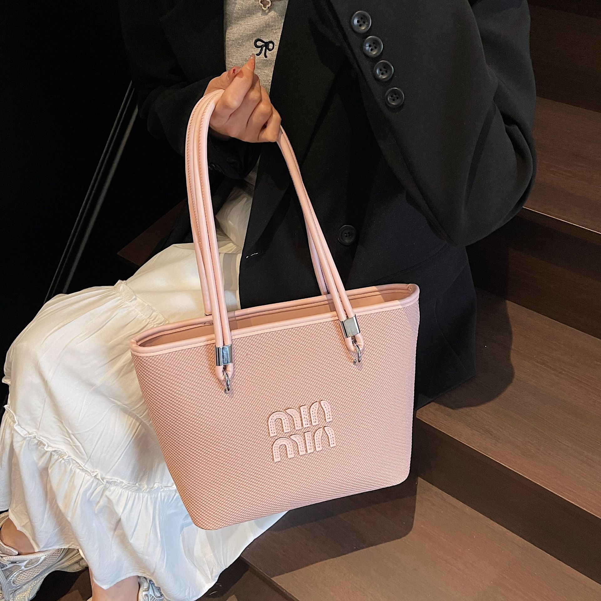 2025S designer large capacity tote min new beach woven women handbag fashionable armpit niche shoulder bag