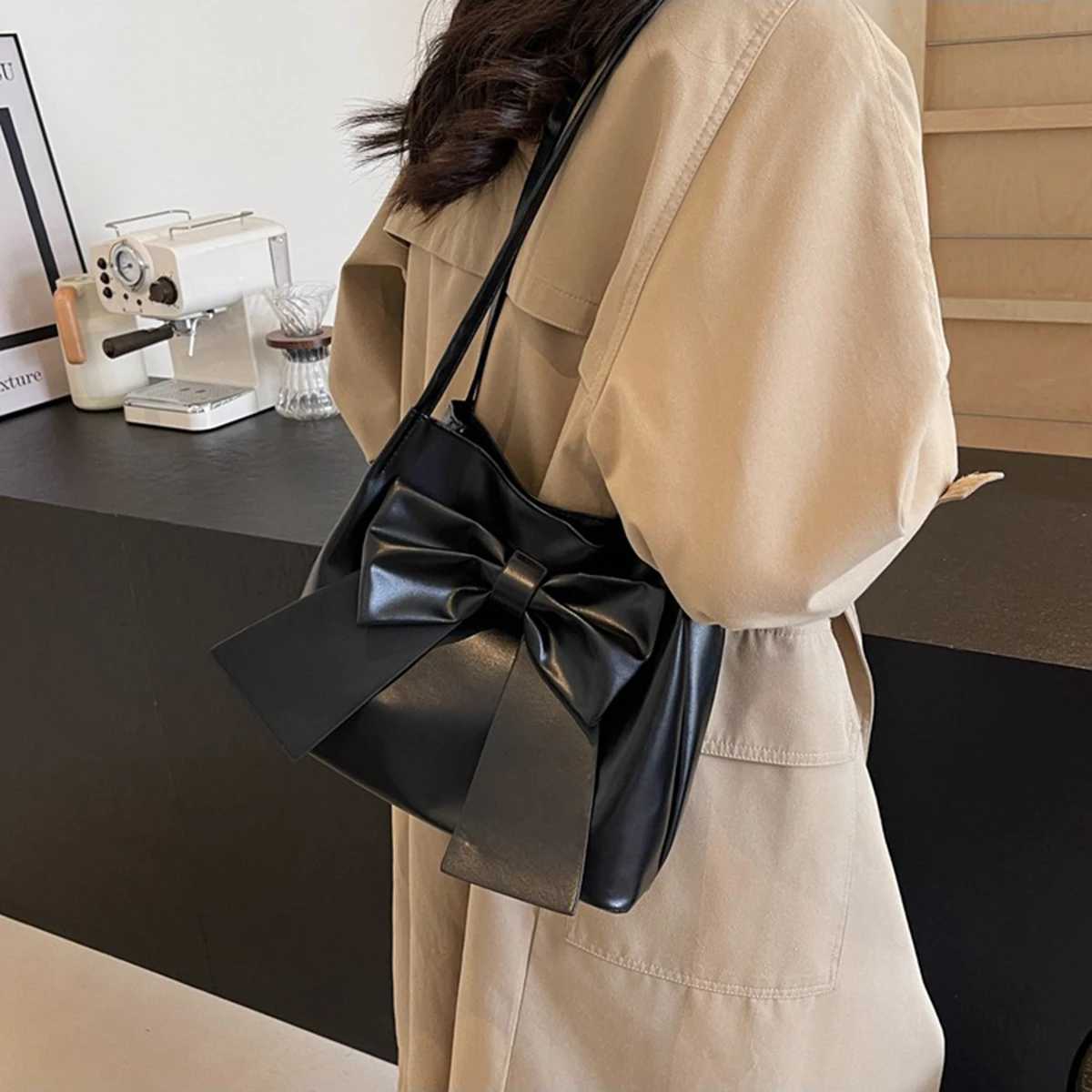 Black fashionable large-capacity bowknot tote underarm bag for women. Hong Kong style foreign and stylish all-match shoulder bag XJ250610