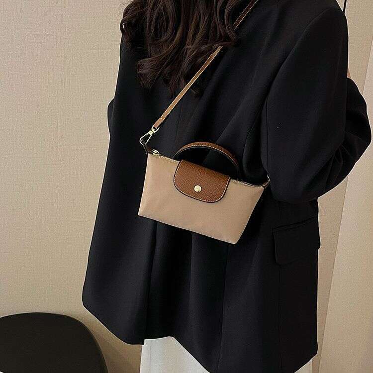 2025 New Commuter Cross Premium Texture Outdoor Single Handbag Exquisite Change Small Shoulder Bag