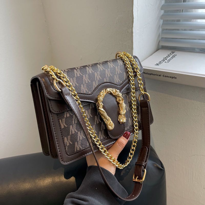 Casual plaid single shoulder for spring summer new trend, fashionable and versatile women's chain bag, high aesthetic crossbody bag