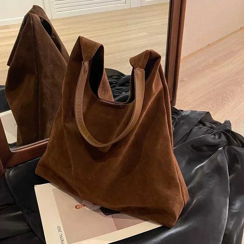 Frosted Vintage Womens Bag Large Capacity Shoulder Bag Solid Color Simple Casual Commuter Bags Autumn Retro 2025 Hot SellingXJ250512