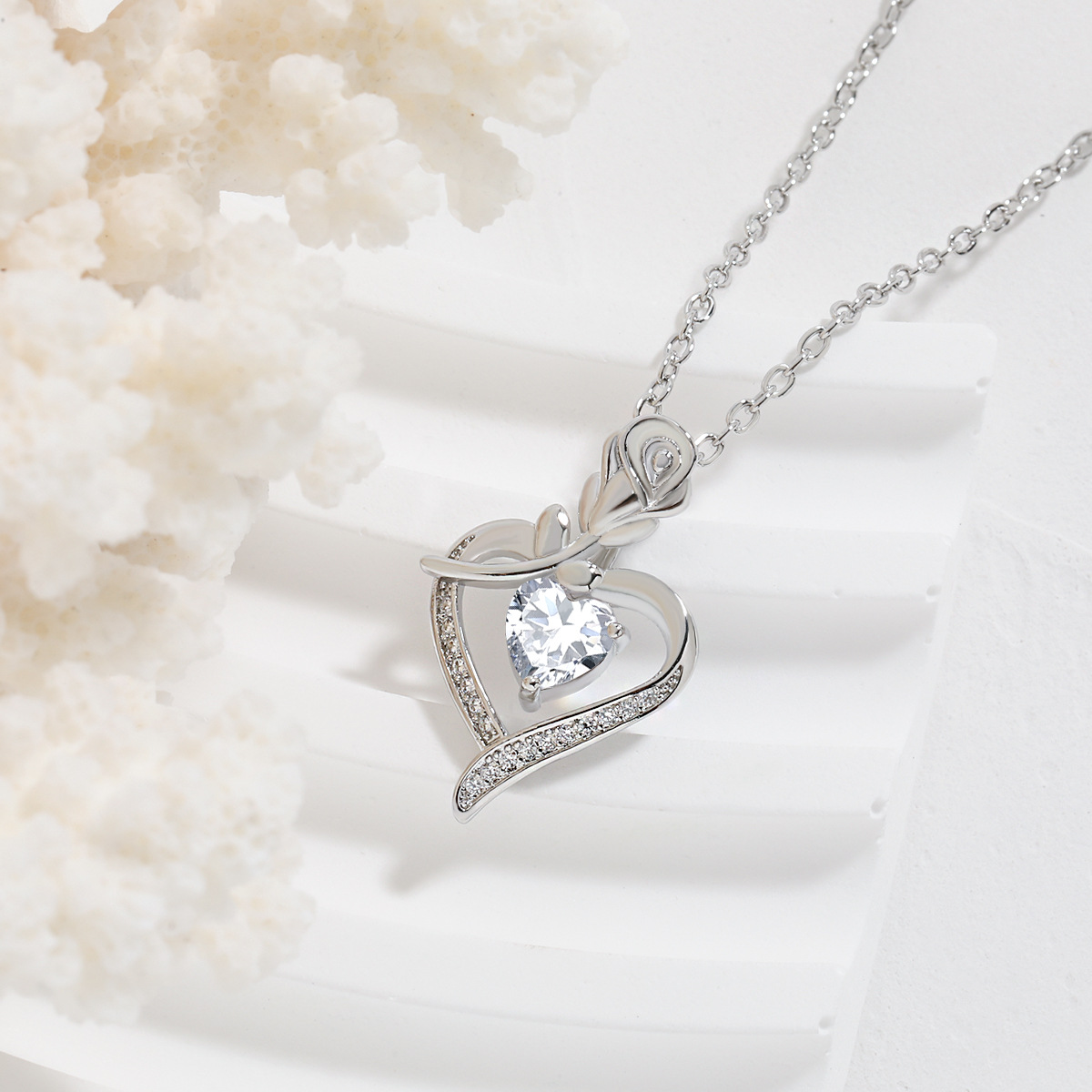 Luxury Forever Rose Necklace - Heart-Shaped Love Pendant for Valentine's Day Gift