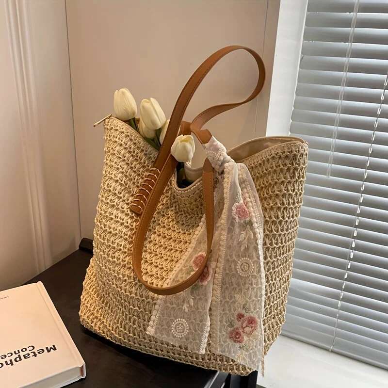 Large Capacity Women's Handbag, Straw Woven Shoulder Summer Versatile Vacation Beach Bag