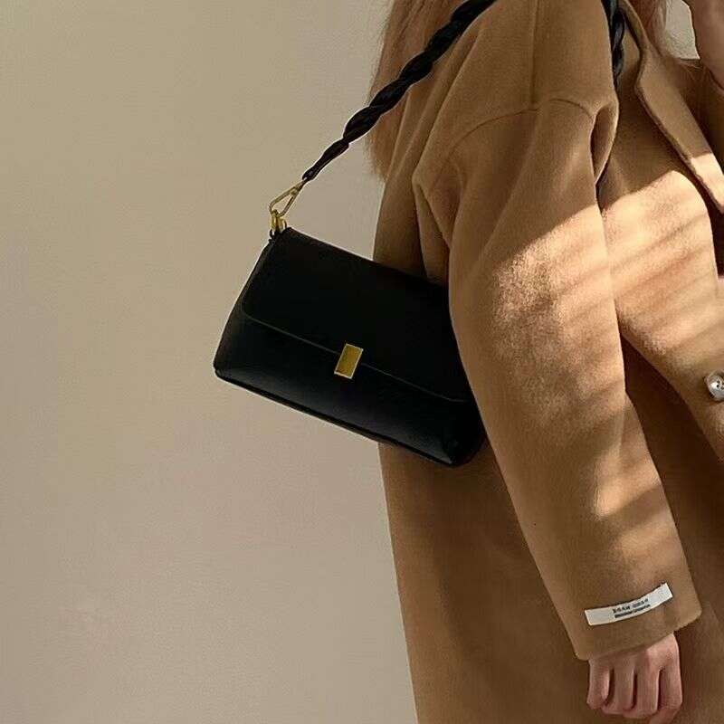 2025 niche design new women's with woven straps autumn and winter underarm single shoulder crossbody bag small square bag