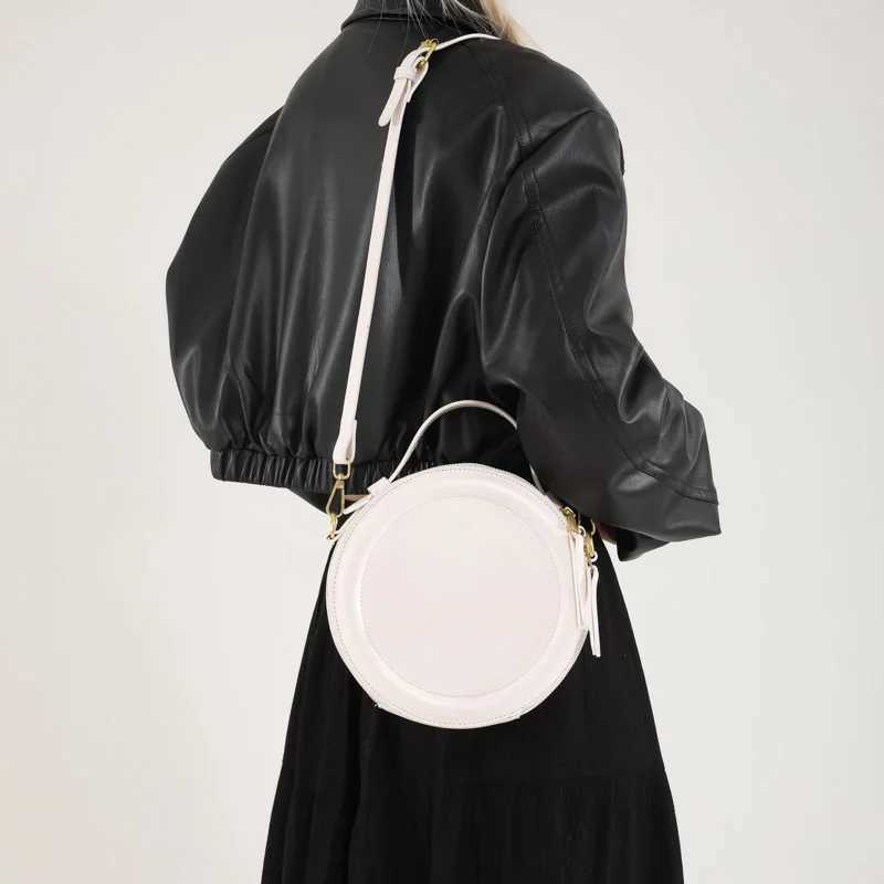 Solid color Crossbody Bag For Women Round Small Handbag Women Fashion Designer Bags Leather Shoulder Bag Female Zipper Purses Z250512