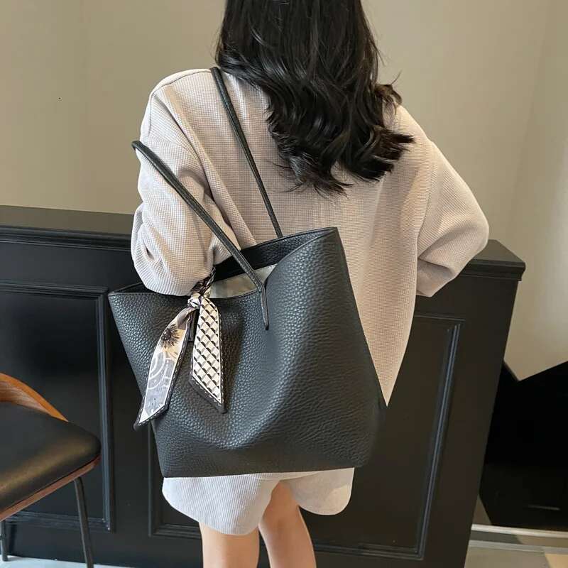 Fashionable European American Style Commuter Bag 2025 - Large Capacity Tote For Office And Leisure