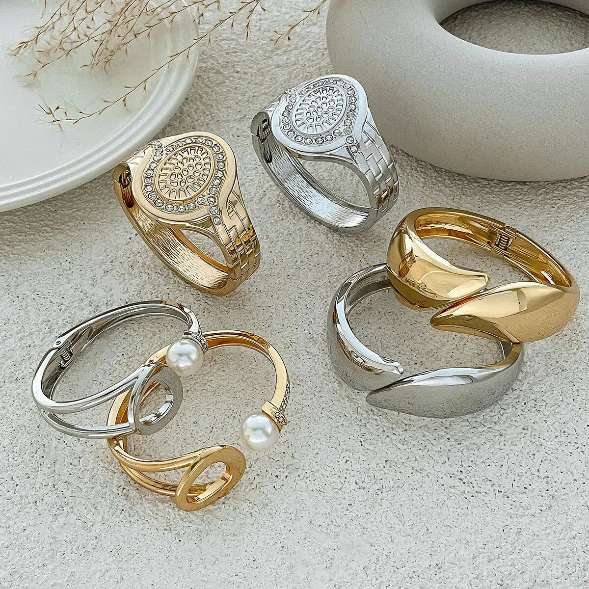 IngeSight Z Exaggerated Large Inlaid Rhinestone Watch Shaped Heavy Metal Spring Bangles Womens Classic Statement Party Jewelry 250512