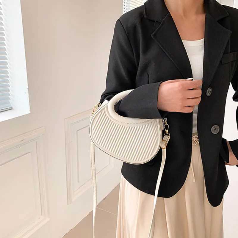 Fashion Women Shoulder Bag Armpit Bag Design Underarm Bag Pleated Saddle Bag Solid Color Messenger Bag Purse HandbagsW250512