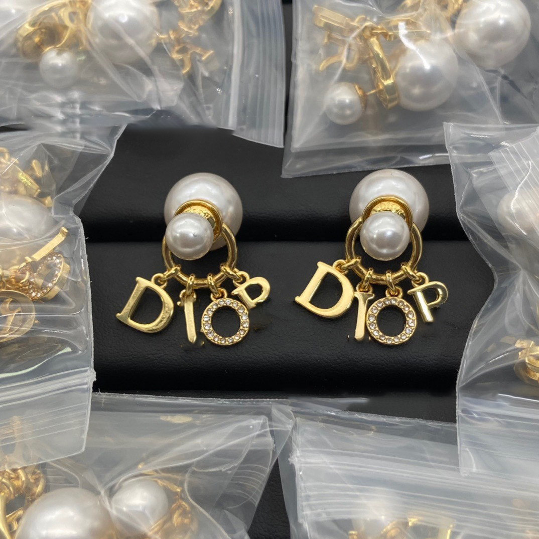 High Version Pearl earrings Bee Earrings Designer earrings Luxury Gift Diamond Creative Stud Hanging Earrings Pendant Stud 18K Designer jewelry for women