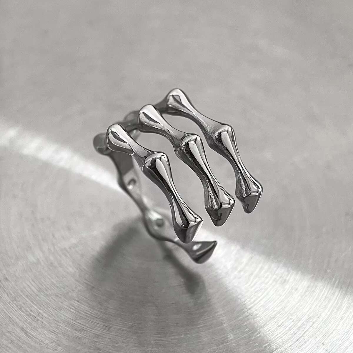 VAF WOW Adjustable Bone Claw Ring Stainless Steel Polished Finish Verstellbarer Knochenklauenring Cincin Cakar Tulang