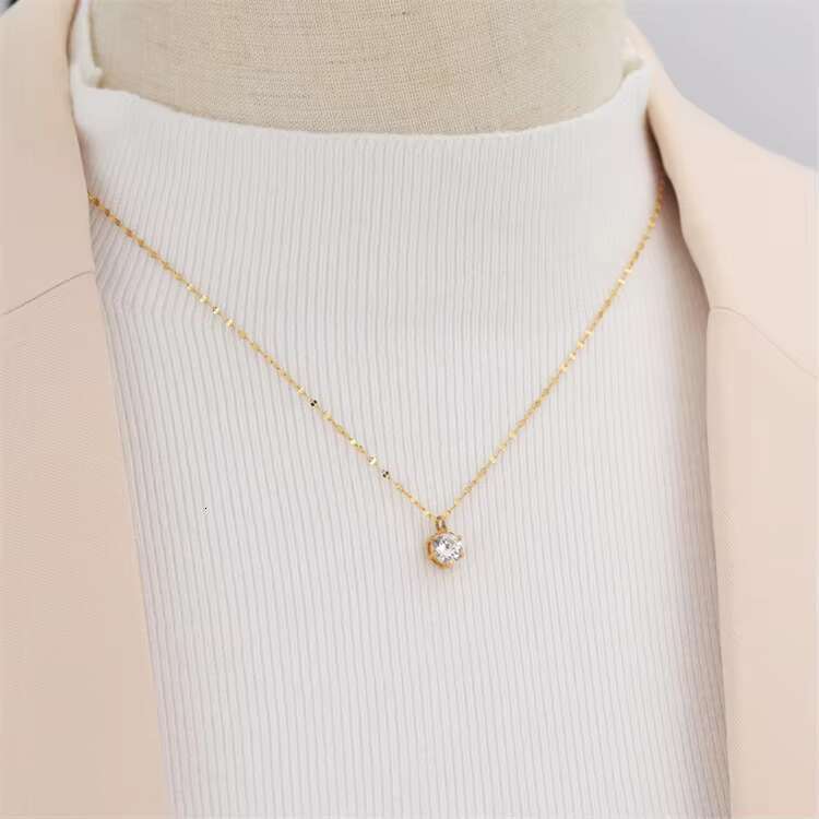 Simple and fashionable chain buckle necklace, stainless steel jewelry pendant, women's necklace