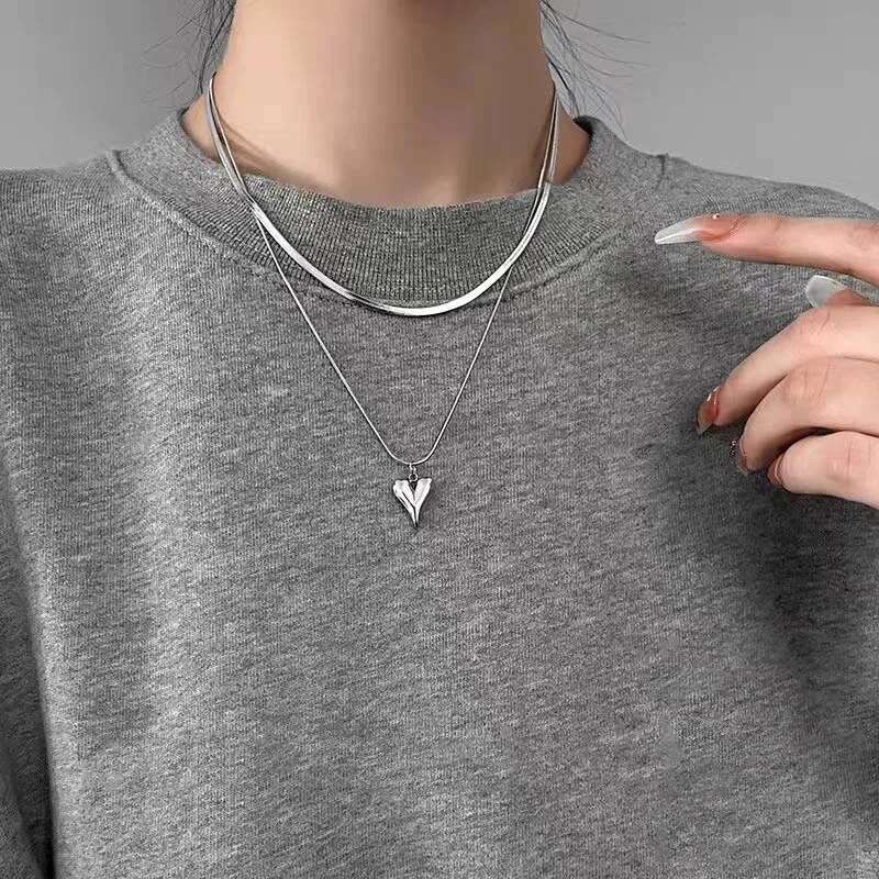Double necklace with Laoloutian heart