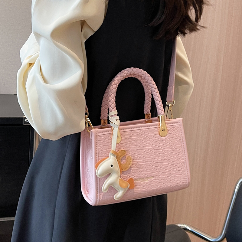 Simplified Textured Summer Handbag: Compact Messenger Tote Ideal for Everyday Use Designer bag
