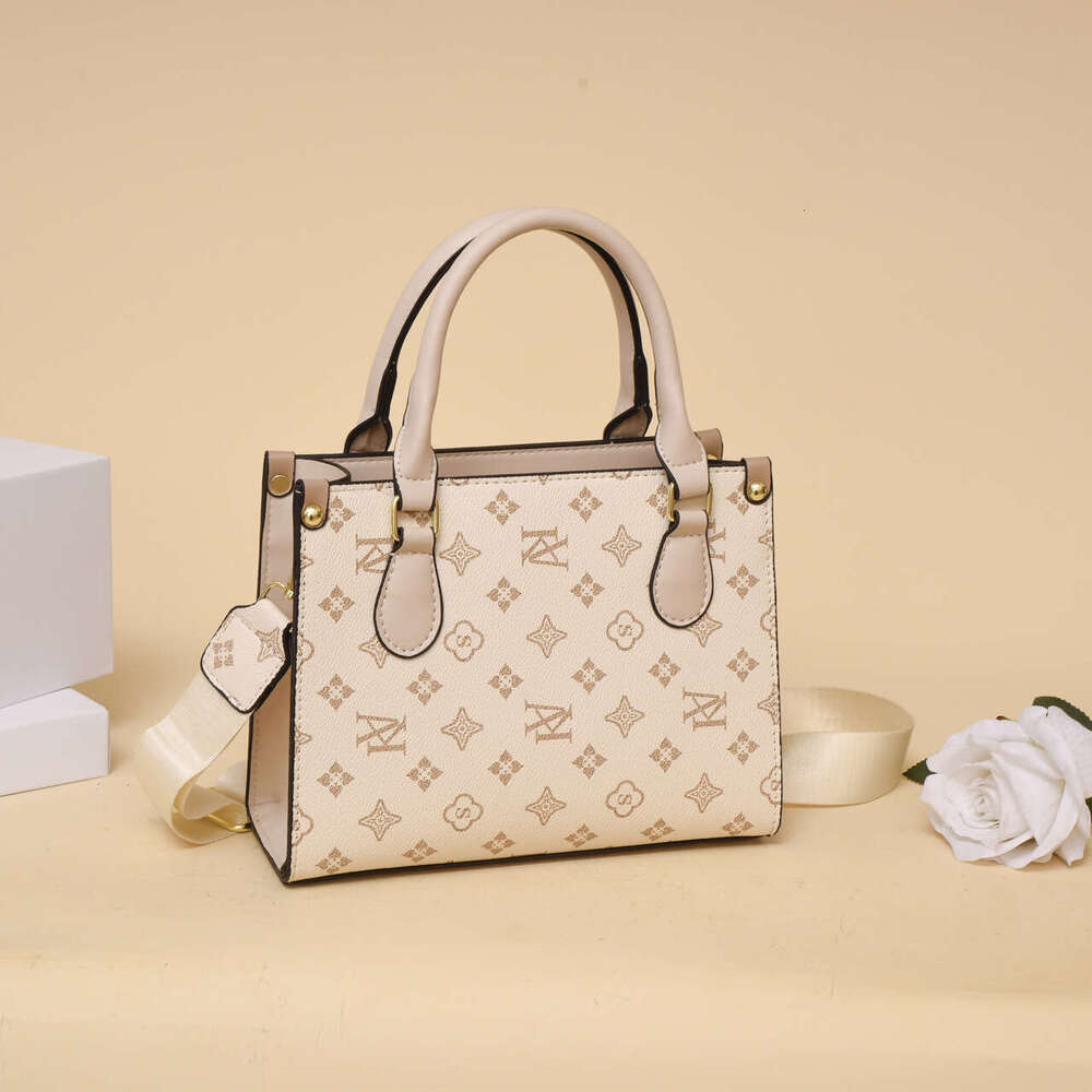 Old flower large capacity tote bag letter printing, retro European and American live streaming fashion, single shoulder handbag with quality feeling, 