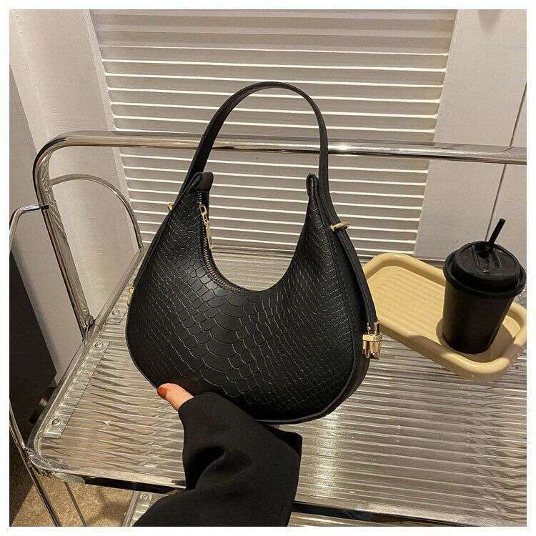 2023 Summer Collection: New Underarm Handheld Small Bag, Casual Commuting Women's Bag