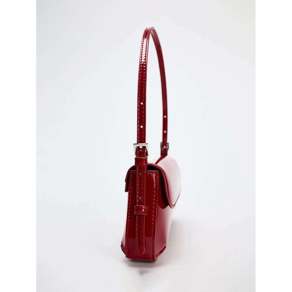Red Baguette Underarm Bag New Fall 2024 Fashion Simple Commuter Clamshell Vintage Shoulder Bag