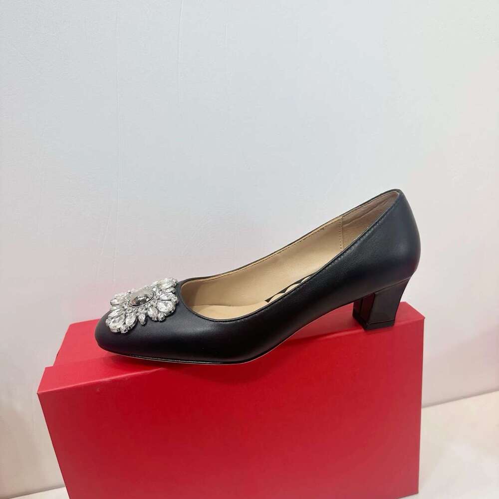 New Women Size35-42 Genuine Leather Pumps Med Heels Crystals Square Toes Solid Colors Designer Shoes Zapatillas De Mujer